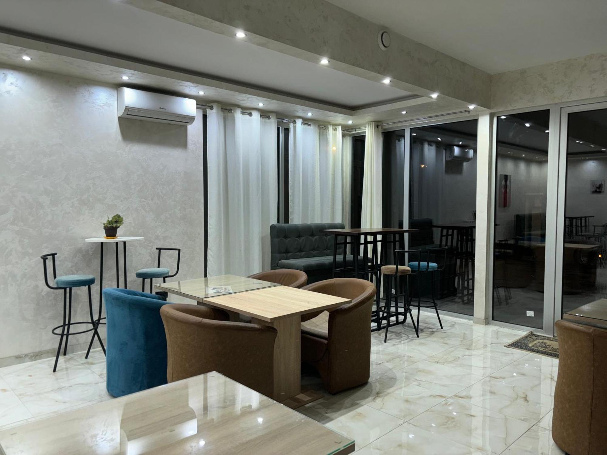 Gas Otel Belgrade Exterior photo